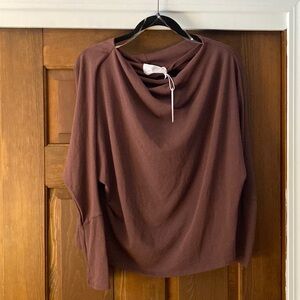 NWT six / fifty perfect anywhere top raisin size medium